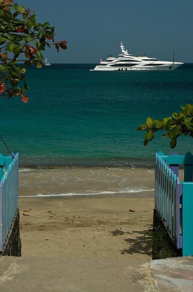 Keegans Beachside Hotel Bequia Island Esterno foto